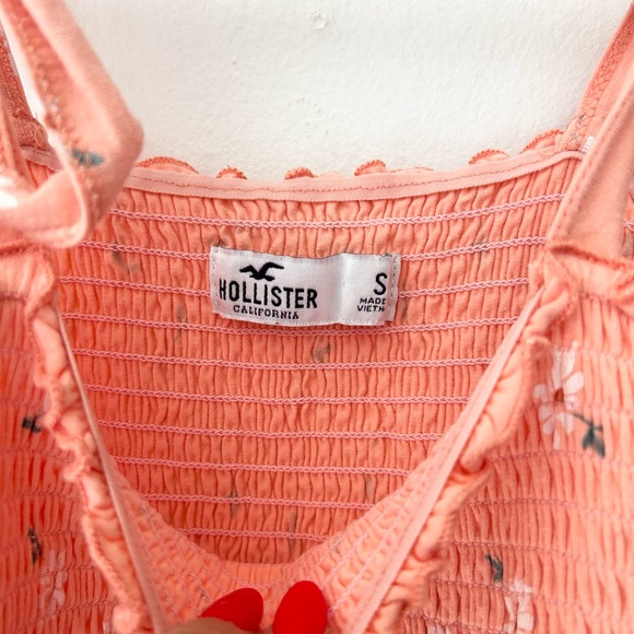 🌸 Hollister Smocked Floral Tank Top – Size Small 🌸 - Picture 2 of 6